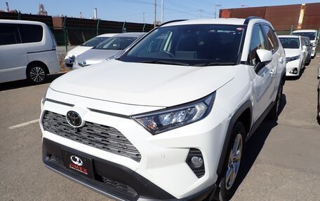Toyota RAV4, 2020 год, 2 900 000 рублей, 9 фотография