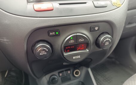 KIA Rio II, 2010 год, 650 000 рублей, 18 фотография
