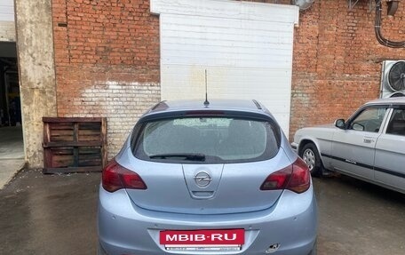 Opel Astra J, 2011 год, 500 000 рублей, 2 фотография