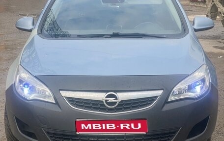 Opel Astra J, 2011 год, 500 000 рублей, 4 фотография