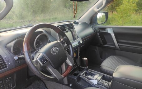 Toyota Land Cruiser Prado 150 рестайлинг 2, 2010 год, 1 900 000 рублей, 10 фотография