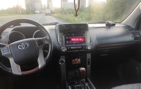 Toyota Land Cruiser Prado 150 рестайлинг 2, 2010 год, 1 900 000 рублей, 8 фотография