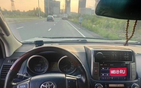Toyota Land Cruiser Prado 150 рестайлинг 2, 2010 год, 1 900 000 рублей, 9 фотография