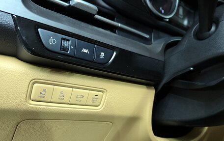 KIA Carnival, 2020 год, 2 500 000 рублей, 18 фотография