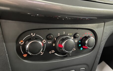 Renault Logan II, 2018 год, 509 000 рублей, 14 фотография