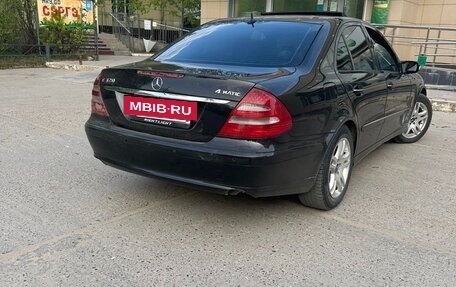 Mercedes-Benz E-Класс, 2004 год, 1 050 000 рублей, 2 фотография