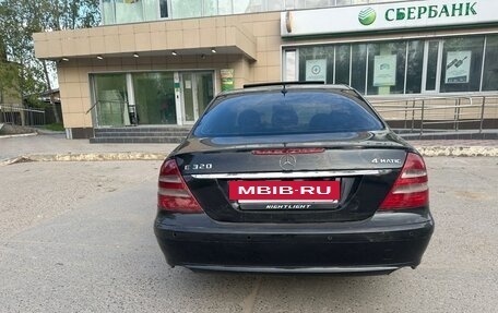 Mercedes-Benz E-Класс, 2004 год, 1 050 000 рублей, 3 фотография