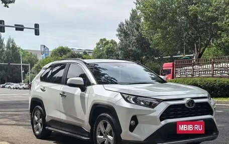 Toyota RAV4, 2021 год, 2 550 000 рублей, 3 фотография