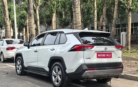 Toyota RAV4, 2021 год, 2 550 000 рублей, 7 фотография