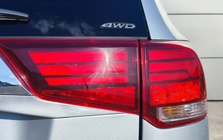 Mitsubishi Outlander III рестайлинг 3, 2017 год, 1 940 000 рублей, 12 фотография