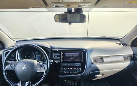 Mitsubishi Outlander III рестайлинг 3, 2017 год, 1 940 000 рублей, 17 фотография