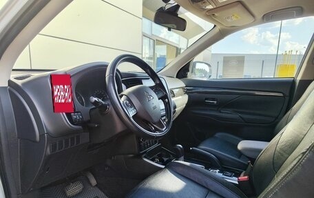 Mitsubishi Outlander III рестайлинг 3, 2017 год, 1 940 000 рублей, 20 фотография