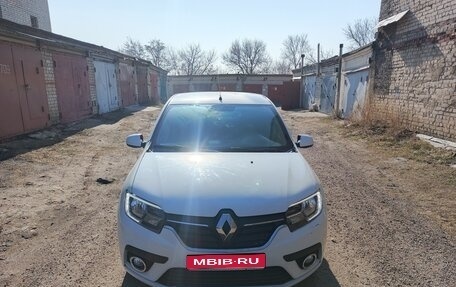 Renault Logan II, 2017 год, 345 000 рублей, 1 фотография