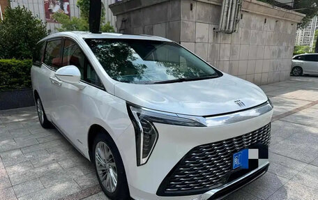 Buick GL8, 2023 год, 5 100 596 рублей, 2 фотография