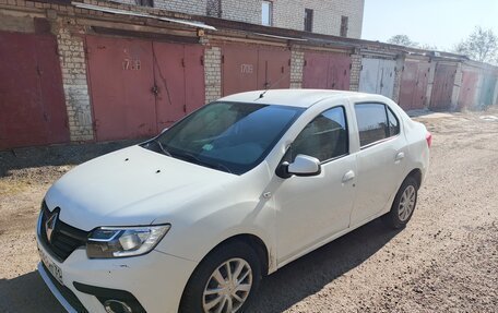Renault Logan II, 2017 год, 345 000 рублей, 2 фотография