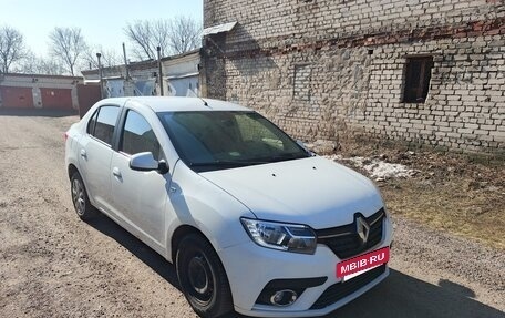 Renault Logan II, 2017 год, 345 000 рублей, 4 фотография