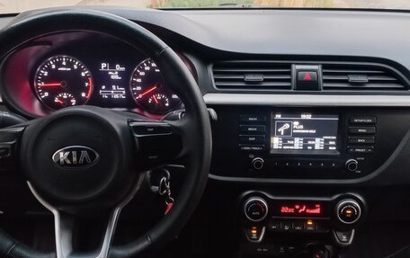 KIA Rio IV, 2018 год, 1 400 000 рублей, 6 фотография