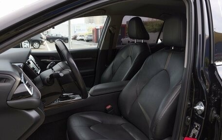 Toyota Camry, 2018 год, 2 288 000 рублей, 13 фотография