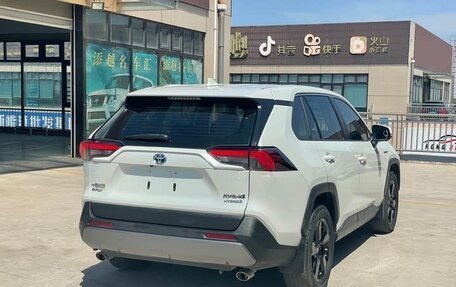 Toyota RAV4, 2021 год, 3 048 030 рублей, 5 фотография