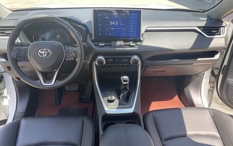 Toyota RAV4, 2021 год, 3 048 030 рублей, 18 фотография