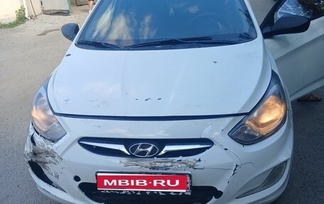 Hyundai Solaris II рестайлинг, 2012 год, 525 000 рублей, 1 фотография