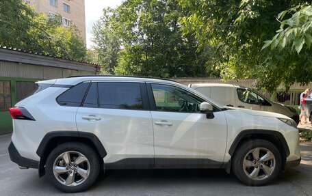 Toyota RAV4, 2021 год, 3 900 000 рублей, 7 фотография