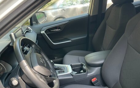 Toyota RAV4, 2021 год, 3 900 000 рублей, 13 фотография