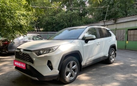 Toyota RAV4, 2021 год, 3 900 000 рублей, 2 фотография