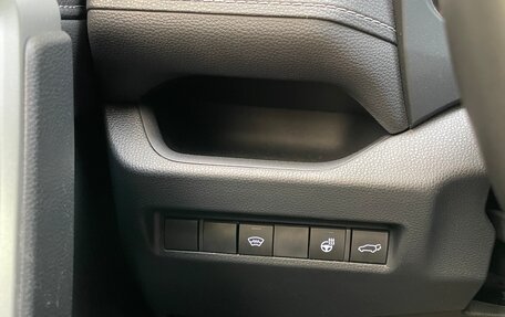 Toyota RAV4, 2021 год, 3 900 000 рублей, 26 фотография