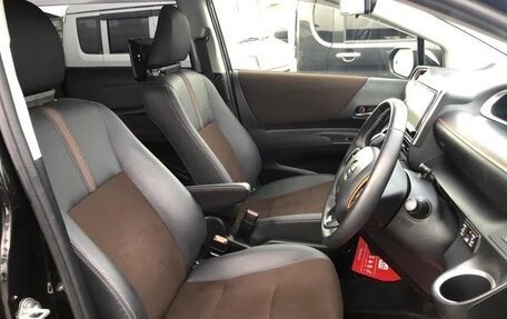 Toyota Sienta II, 2022 год, 1 159 000 рублей, 10 фотография