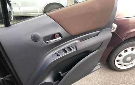 Toyota Sienta II, 2022 год, 1 159 000 рублей, 29 фотография