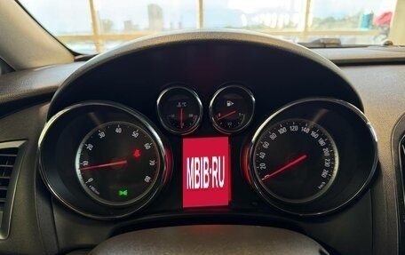 Opel Astra J, 2013 год, 780 000 рублей, 11 фотография