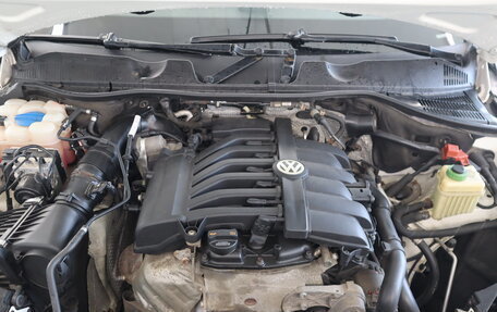 Volkswagen Touareg III, 2011 год, 1 780 000 рублей, 10 фотография