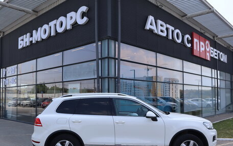 Volkswagen Touareg III, 2011 год, 1 780 000 рублей, 2 фотография
