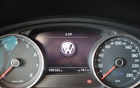 Volkswagen Touareg III, 2011 год, 1 780 000 рублей, 12 фотография