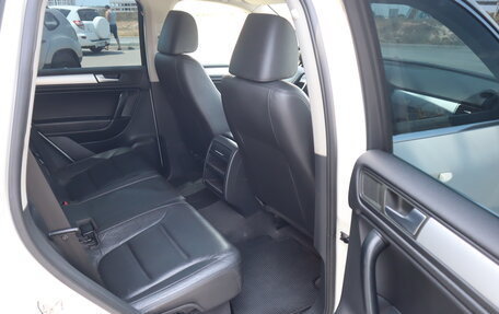 Volkswagen Touareg III, 2011 год, 1 780 000 рублей, 16 фотография