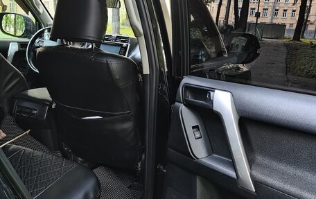 Toyota Land Cruiser Prado 150 рестайлинг 2, 2019 год, 4 700 000 рублей, 13 фотография