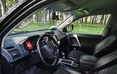 Toyota Land Cruiser Prado 150 рестайлинг 2, 2019 год, 4 700 000 рублей, 10 фотография