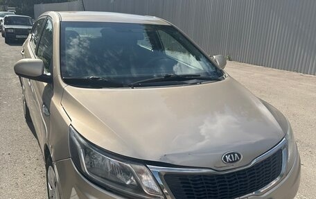 KIA Rio III рестайлинг, 2013 год, 580 000 рублей, 2 фотография