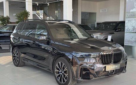BMW X7, 2022 год, 10 400 000 рублей, 3 фотография