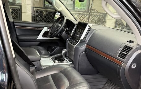 Toyota Land Cruiser 200, 2016 год, 5 500 000 рублей, 6 фотография