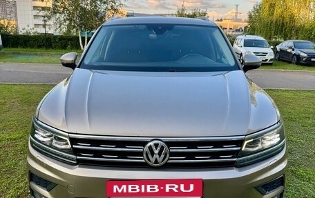 Volkswagen Tiguan II, 2017 год, 2 250 000 рублей, 3 фотография
