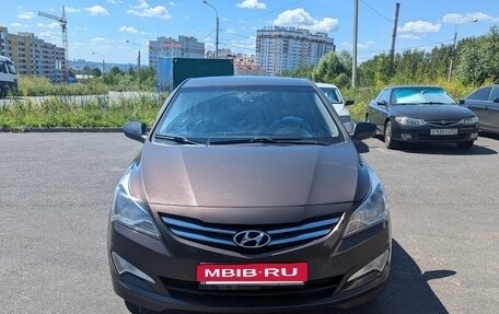 Hyundai Solaris II рестайлинг, 2015 год, 970 000 рублей, 2 фотография
