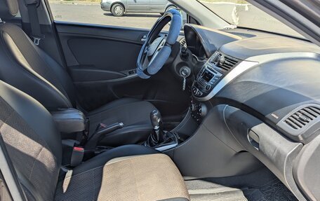 Hyundai Solaris II рестайлинг, 2015 год, 970 000 рублей, 9 фотография