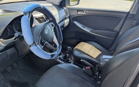 Hyundai Solaris II рестайлинг, 2015 год, 970 000 рублей, 11 фотография