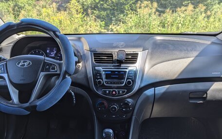 Hyundai Solaris II рестайлинг, 2015 год, 970 000 рублей, 10 фотография