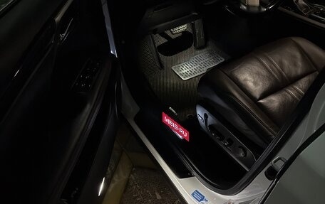 Lexus RX IV рестайлинг, 2019 год, 5 200 000 рублей, 7 фотография