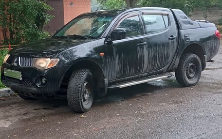 Mitsubishi L200 IV рестайлинг, 2008 год, 880 000 рублей, 2 фотография