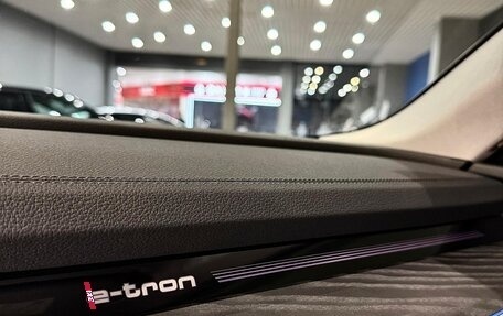 Audi e-tron I, 2023 год, 5 930 000 рублей, 10 фотография