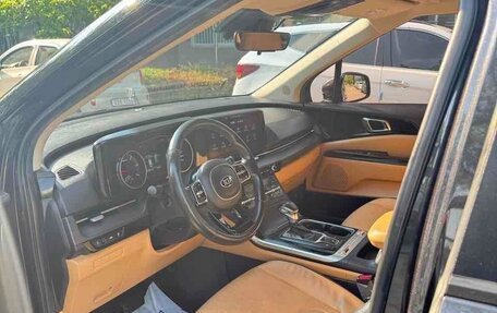 KIA Carnival, 2021 год, 2 600 000 рублей, 13 фотография